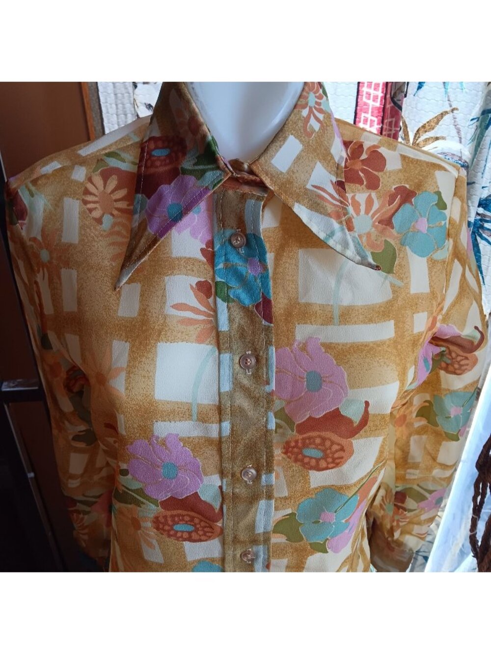 True Vintage Medium Sheer Blouse 1970s Lady Manhattan Sheer Floral Big Collar